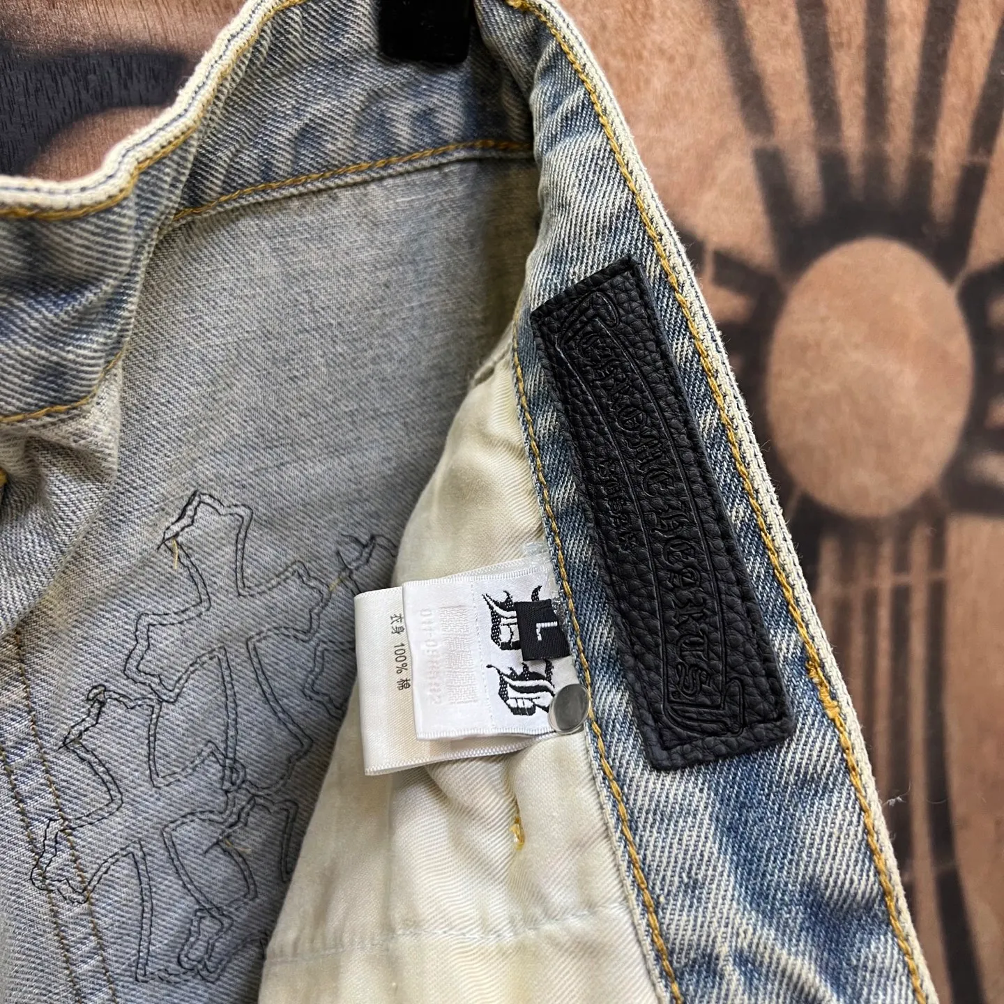 P520 chrome hearts limited series new city limited jeans Chrome Hearts city limited denim shorts vintage levis American made 501 505 517 base version remake Levis American made 501 base version imported sheepskin 925 silver remake Customers provide waist and pants length or height and weight. The studio will select the most suitable base version for you to remake. There are many people doing remakes in the market. Don’t belittle or comment. The difference is visible to the naked eye. See and compare for yourself #CHROME HEARTS Unisex style